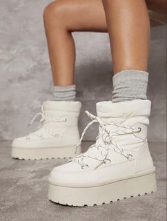 (Category: ) located in . Submitted by baylla.wardrobe (Listing ID 1466146268, Image 1). Description: .