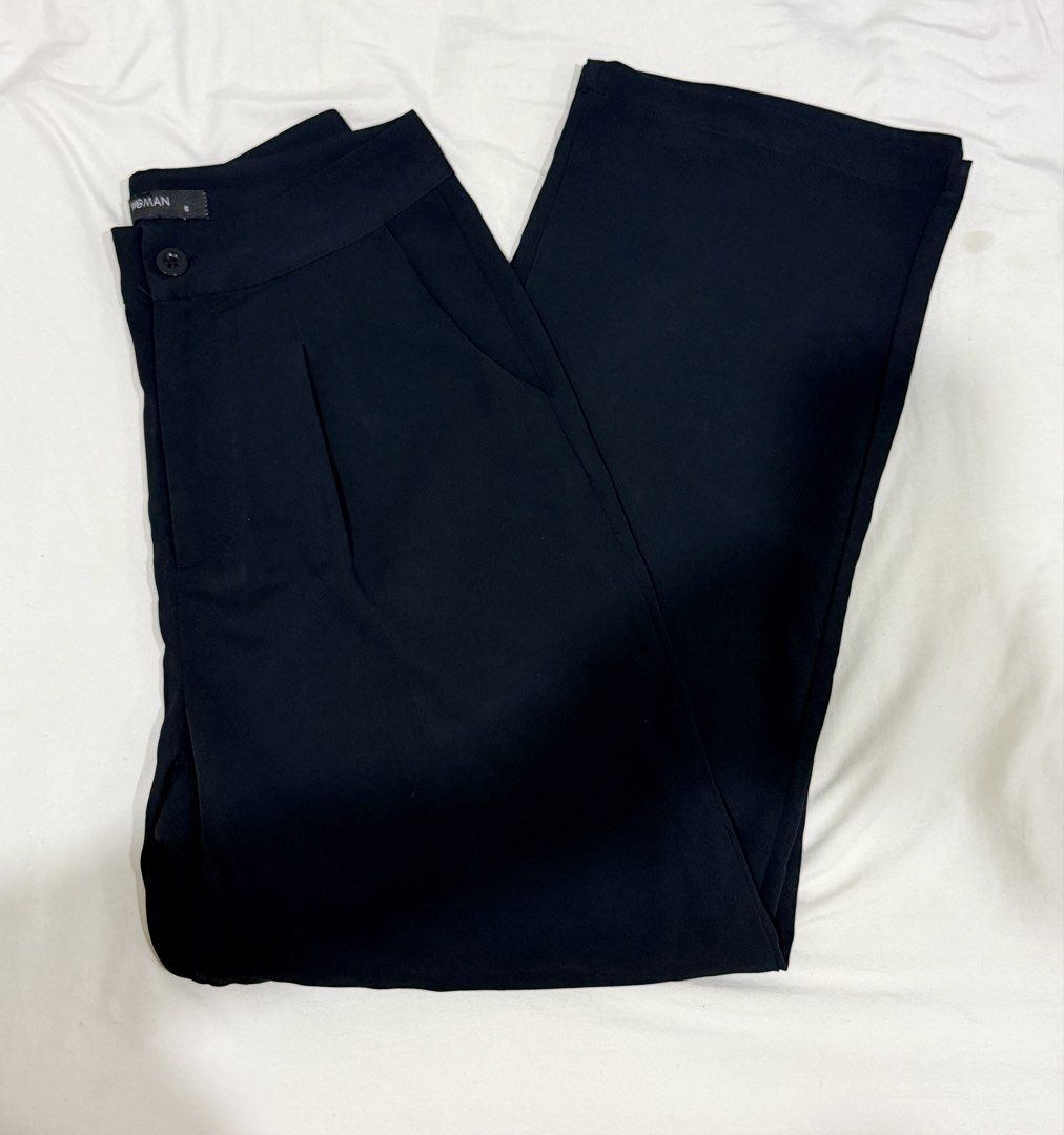 SM Women Silk Pants (Category: Jeans) located in San Mateo. Submitted by tintinda0011 (Listing ID 1466026801, Image 1). Description: Women Fits 27-29 See pic when worn.