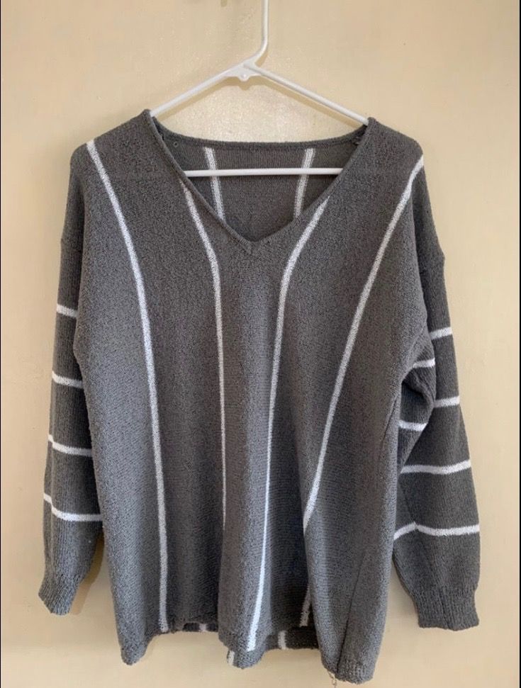 Wool Sweater Womens (Category: Others Tops) located in Valenzuela. Submitted by clickandshoppreloved (Listing ID 1466041550, Image 1). Description: Wool Sweater Womens Onhand, Original (25L x 18W), Sleeve Length 28.5in Color : Green Forest (Excellent Condition, Good As New).