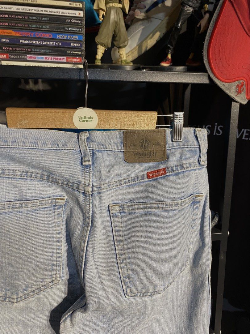 WRANGLER WASHED DENIM PANTS (Category: Jeans) located in San Pablo. Submitted by genesisllo24149 (Listing ID 1466047971, Image 3). Description: WRANGLER WASHED DENIM PANTS WAIST -> 32 LENGTH -> 40 THIGH -> 12.5 LEG OPENING -> 8.5 ISSUE -> MINIMAL STAIN CONDITION -> GOOD DM TO PURCHASE 📥 DISCLAIMER: - Please manage your expectations, posted items are preloved, used & thrifted -Actual color may vary due to lighting -Flaker will be posted.