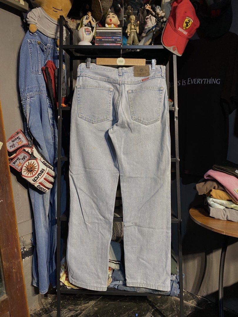 WRANGLER WASHED DENIM PANTS (Category: Jeans) located in San Pablo. Submitted by genesisllo24149 (Listing ID 1466047971, Image 2). Description: WRANGLER WASHED DENIM PANTS WAIST -> 32 LENGTH -> 40 THIGH -> 12.5 LEG OPENING -> 8.5 ISSUE -> MINIMAL STAIN CONDITION -> GOOD DM TO PURCHASE 📥 DISCLAIMER: - Please manage your expectations, posted items are preloved, used & thrifted -Actual color may vary due to lighting -Flaker will be posted.