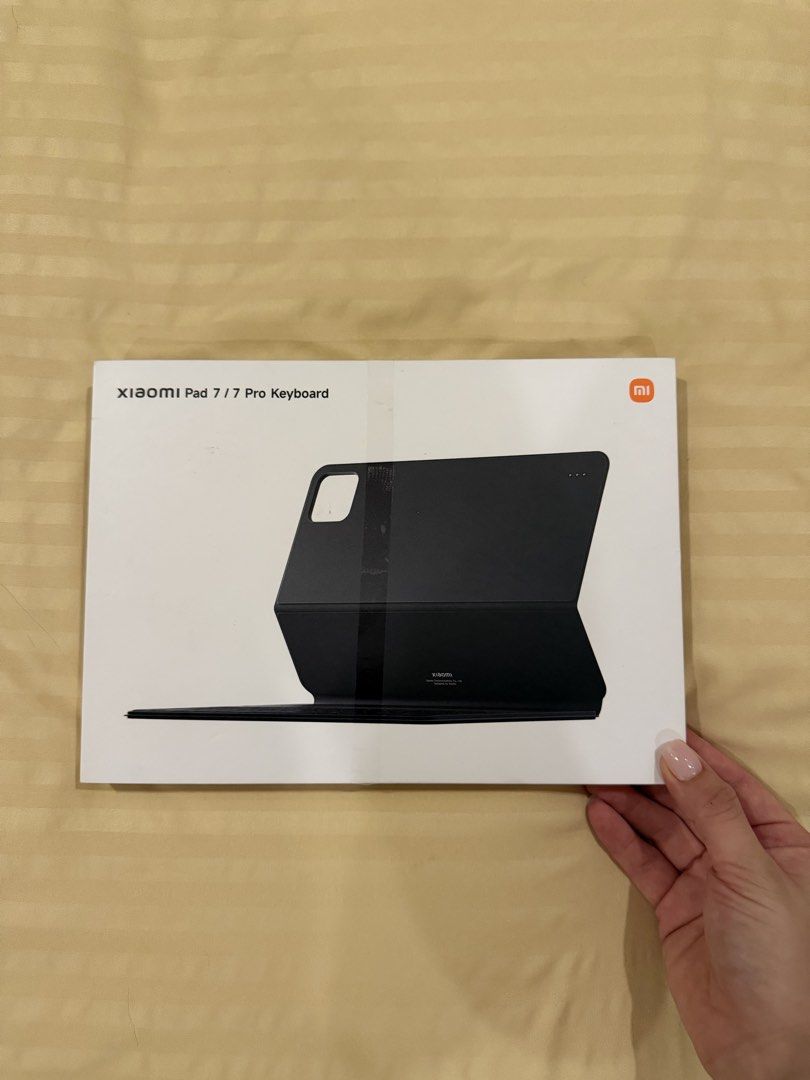 Xiaomi Pad 7 Keybkard (Category: Other Mobile & Gadget Accessories) located in Manila. Submitted by heleensym (Listing ID 1466100739, Image 1). Description: Xiaomi Pad 7 keyboard Used this for only 2 months Includes box & packaging *Preferably for delivery bc i have work so it’s difficult for me to do meet up :( you can check the item before paying.