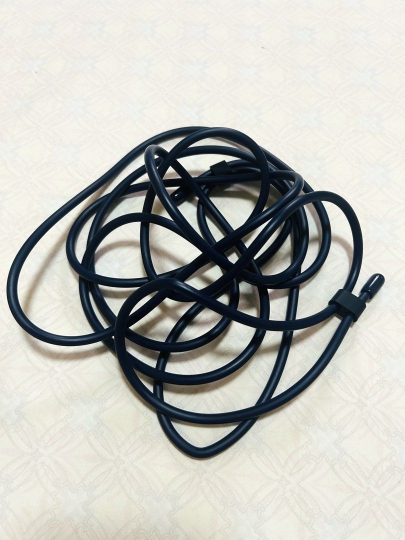 Xiaomi Smart Jump Rope (Category: Cardio & Fitness Machines) located in Makati City. Submitted by reese.stone (Listing ID 1466036433, Image 3). Description: - Brand/Model: Xiaomi Smart Jump Rope - Color: Dark Blue - Condition: 7/10 (Pre-owned, well-maintained) - Features dual-use design: Includes both a traditional long rope and cordless weighted balls for versatile indoor/outdoor workouts - Includes ergonomic handles and a convenient black stora