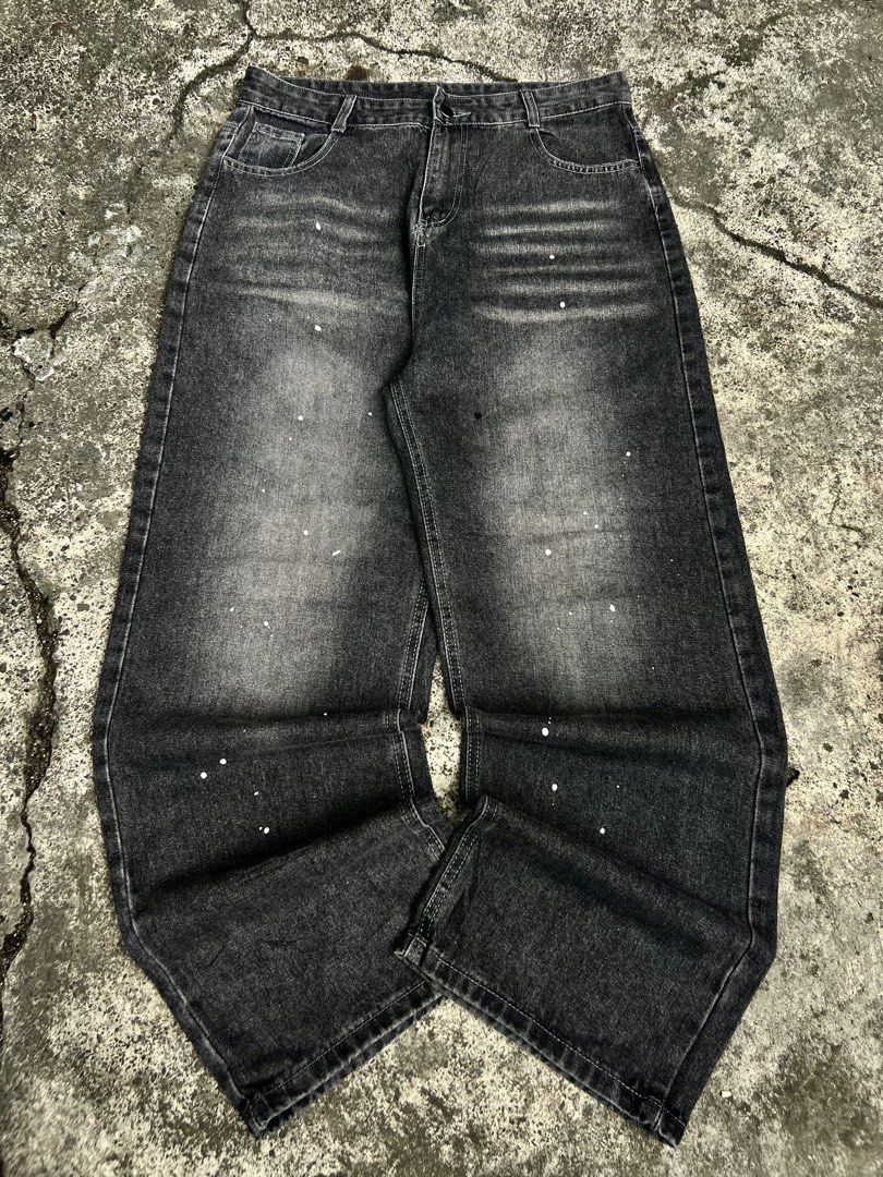Y2K Acidwashed Baggy Jeans (Category: Jeans) located in Manila. Submitted by jamesgrefi35527 (Listing ID 1465996579, Image 1). Description: Dm.
