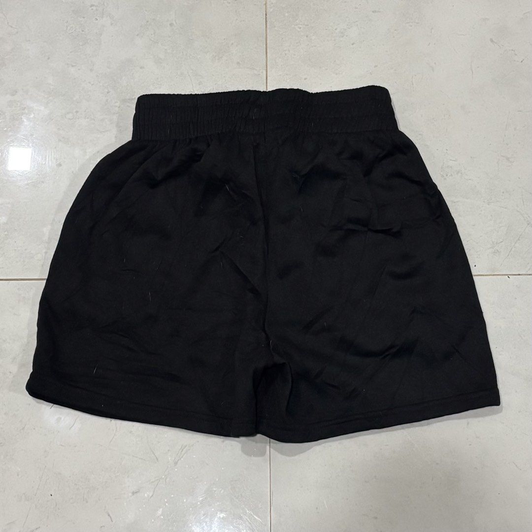 Y2k baby phat cotton short (Category: Shorts) located in Cebu City. Submitted by florianmiral28 (Listing ID 1466126432, Image 3). Description: Y2k baby phat cotton short Excellent condition Medium W 13 L 15.