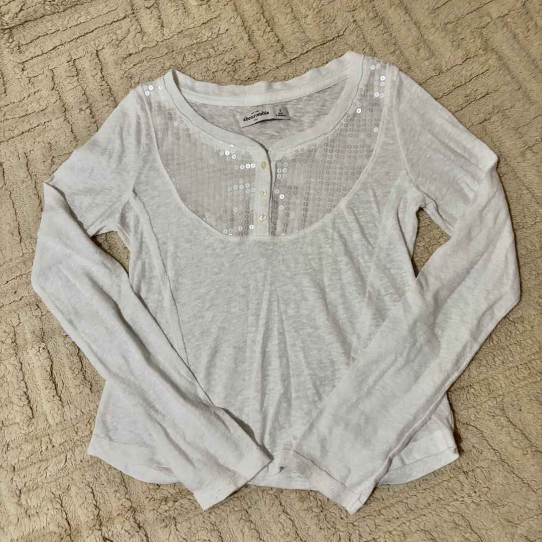 Y2k basic sequined henley Abercrombie top (Category: Others Tops) located in Cavite. Submitted by lovedby_ccc (Listing ID 1466006794, Image 1). Description: Xs-semi med.