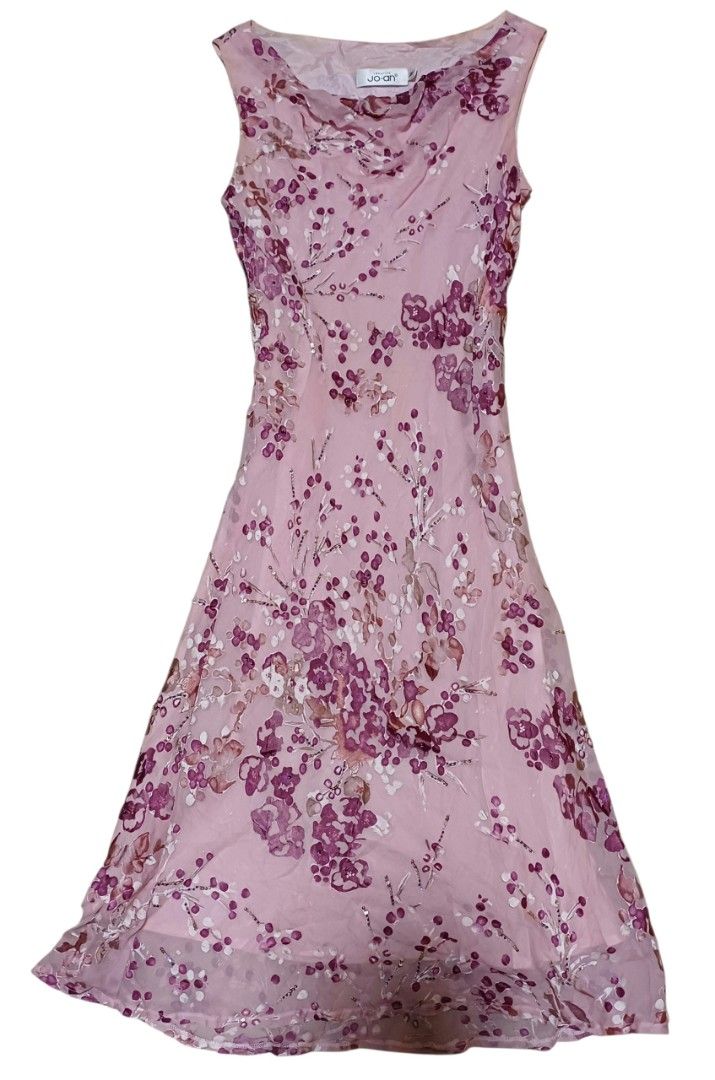 Y2k Beaded Dress (Category: Dresses) located in Davao. Submitted by phgrails082 (Listing ID 1466104196, Image 1). Description: Y2k Beaded Dress Medium on tag Good as new condition 1k add sf.