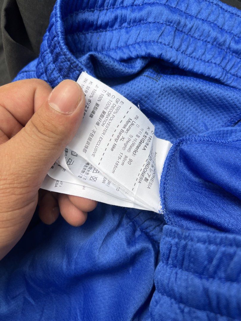 Y2k Blue Nike Sweatpants (Category: Activewear) located in Manila. Submitted by jamesgrefi35527 (Listing ID 1466112894, Image 2). Description: Dm.