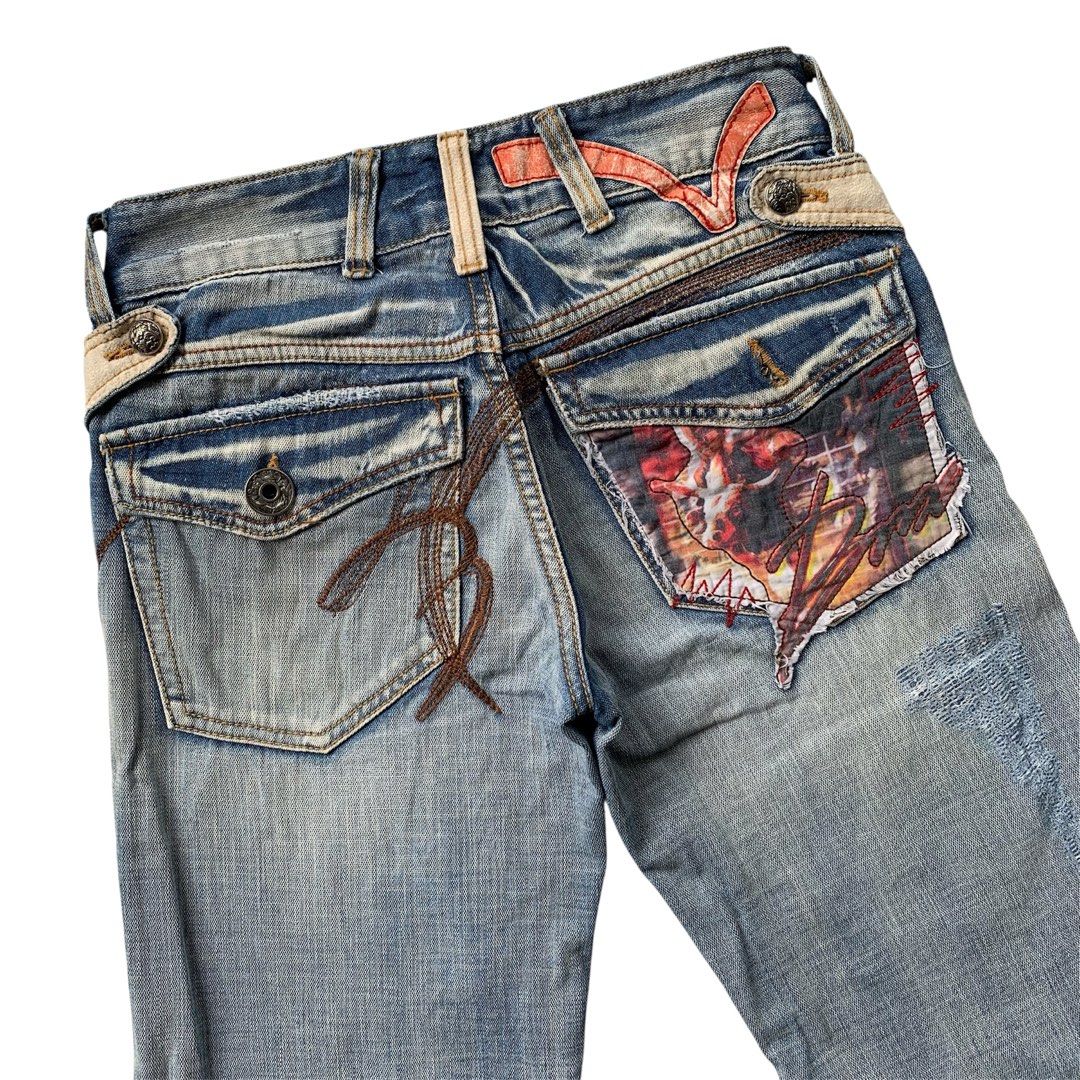 Y2k BNX Distressed Washed Low Rise Bootcut / Flared Jeans (Category: Jeans) located in Sindangan. Submitted by holy_thrift (Listing ID 1466035153, Image 2). Description: - Y2k BNX Washed Low Rise Bootcut / Flared Jeans - waist / 28 - rise / 8 - thigh / 11 - knee / 9 - length / 39 - leg opening / 9.5 - hard / thick / heavy - issue / sign of usage nasa pic na lahat ng dets - no when worn🙏 - free shipping.