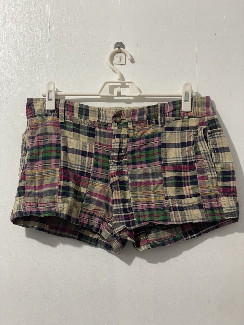 Y2K Checkered/Plaid Shorts BUNDLE (Category: Shorts) located in Tuguegarao City. Submitted by ziggerryy (Listing ID 1466145017, Image 2). Description: ‼️ BUNDLE ONLY‼️ 4PCS PLAID SHORTS Gap, American Eagle, Just a girl brands .