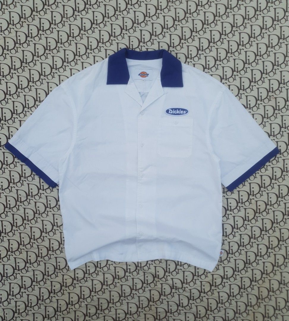 Y2K Dickies button down polo (Category: Activewear) located in San Fernando. Submitted by retro.district. (Listing ID 1466083758, Image 1). Description: - Dickies button down polo Y2K - Size: Large (22x28) - Condition: Excellent - No issue.