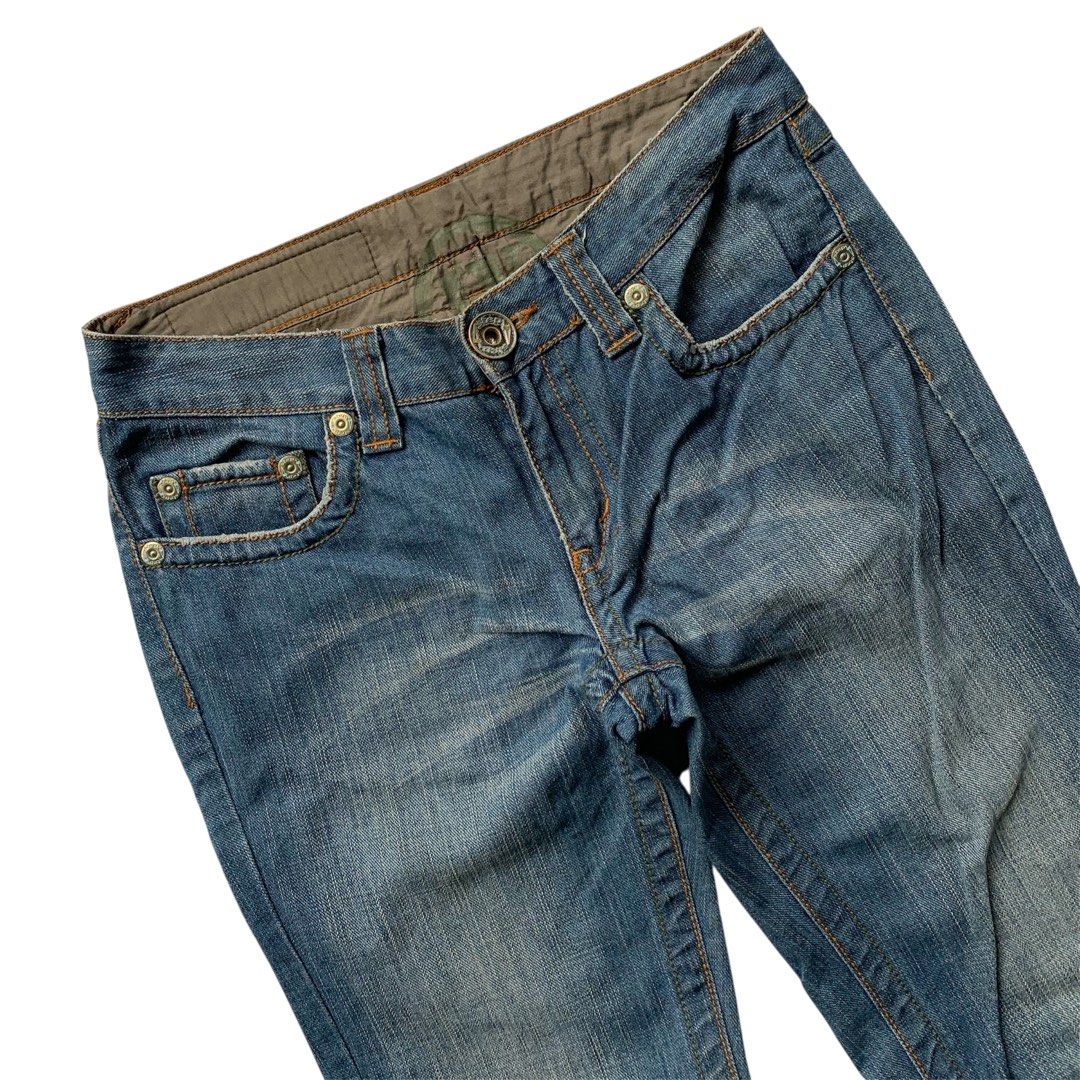 Y2K Fourstep Low Rise Washed Flared Jeans (Category: Jeans) located in Sindangan. Submitted by holy_thrift (Listing ID 1466154686, Image 2). Description: - Y2K Fourstep Low Rise Washed Flared Jeans - waist / 29 - rise / 8 - thigh / 10.5 - knee / 7.5 - length / 42 - leg opening / up to 9.5 - hard / thick / heavy - issue / sign of usage nasa pic na lahat ng dets - no when worn🙏 - free shipping.
