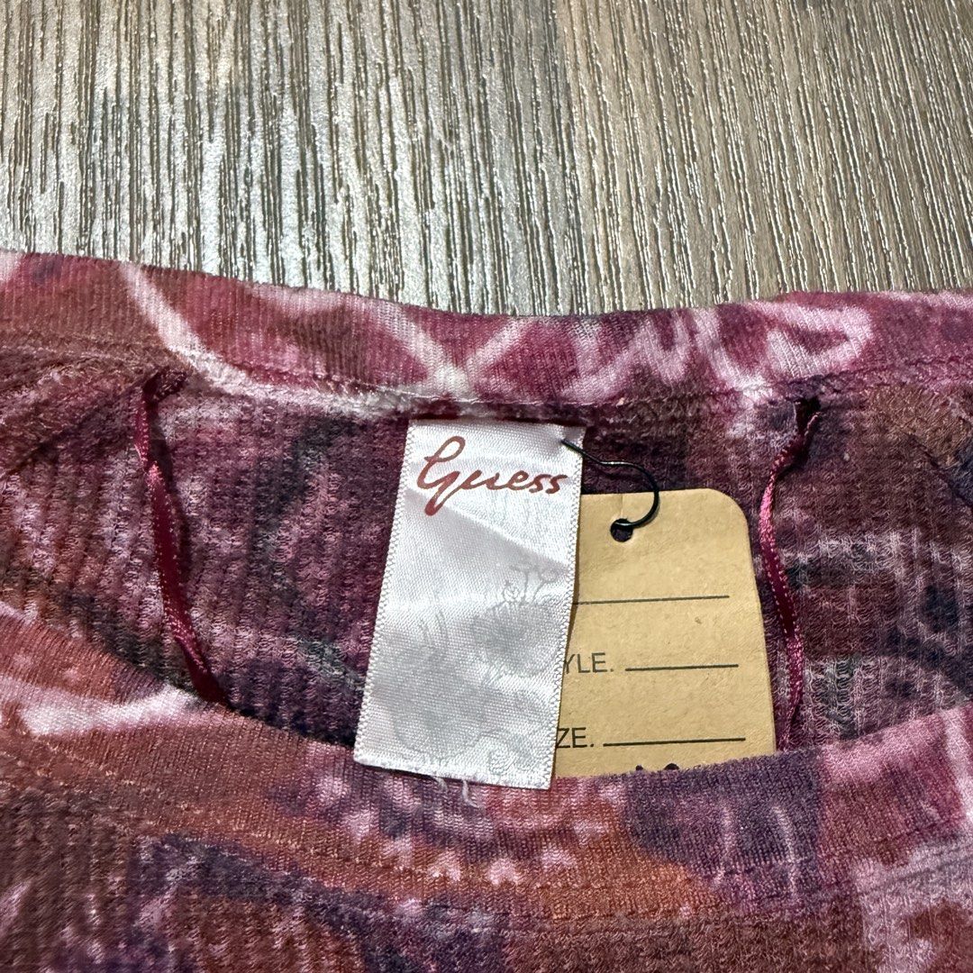 y2k grunge goth Guess aop beaded top (Category: Longsleeves) located in Pasig City. Submitted by misssynergy1800 (Listing ID 1466049929, Image 3). Description: .