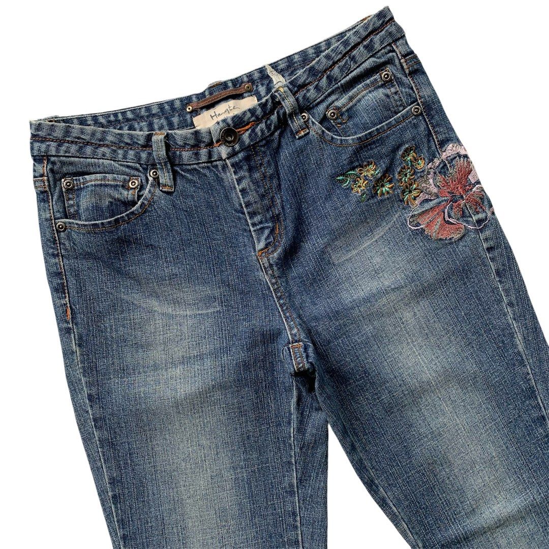 Y2K Hangten Low Rise Washed Bootcut Jeans (Category: Jeans) located in Sindangan. Submitted by holy_thrift (Listing ID 1466154120, Image 2). Description: - Y2K Hangten Low Rise Washed Bootcut Jeans - waist / 29 - rise / 8.5 - thigh / 10 - knee / 7.5 - length / 38 - leg opening / 9 - mid hard / heavy / 10% stretchy - issue / sign of usage at sa zipper nya is matigas pero working naman - no when worn🙏 - free shipping .