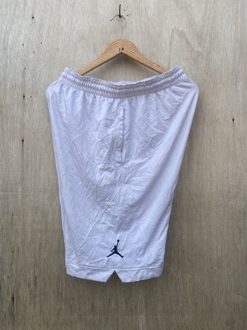 Y2K JORDAN WHITE (Category: Shorts) located in Bantayan. Submitted by resuscitate.ph (Listing ID 1466001399, Image 1). Description: Y2K JORDAN SIZE MEDIUM ISSUE: RUNS.
