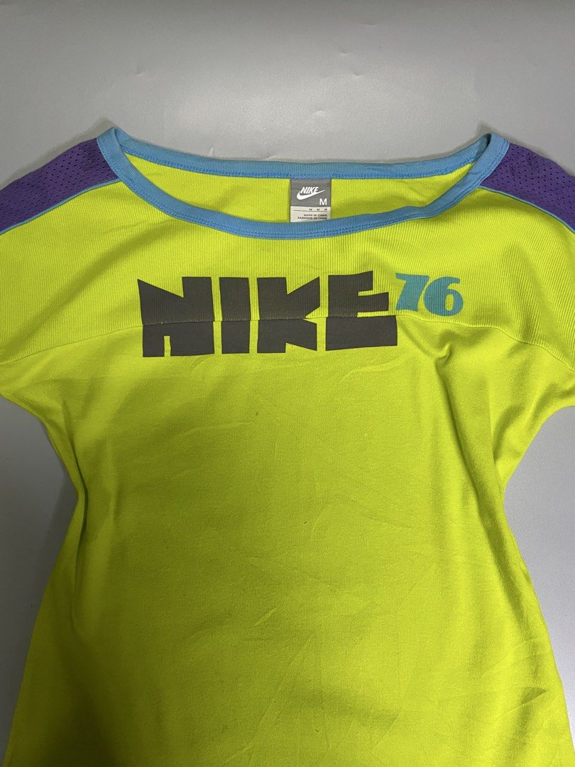 Y2k Nike shirt (Category: Activewear) located in Bocaue. Submitted by mosthighcollective (Listing ID 1466090563, Image 3). Description: Y2k Nike shirt Size: M on tag Dimes: 16.5 width 23 length Excellent condition No issue 650 only Dm me to purchase 📥.