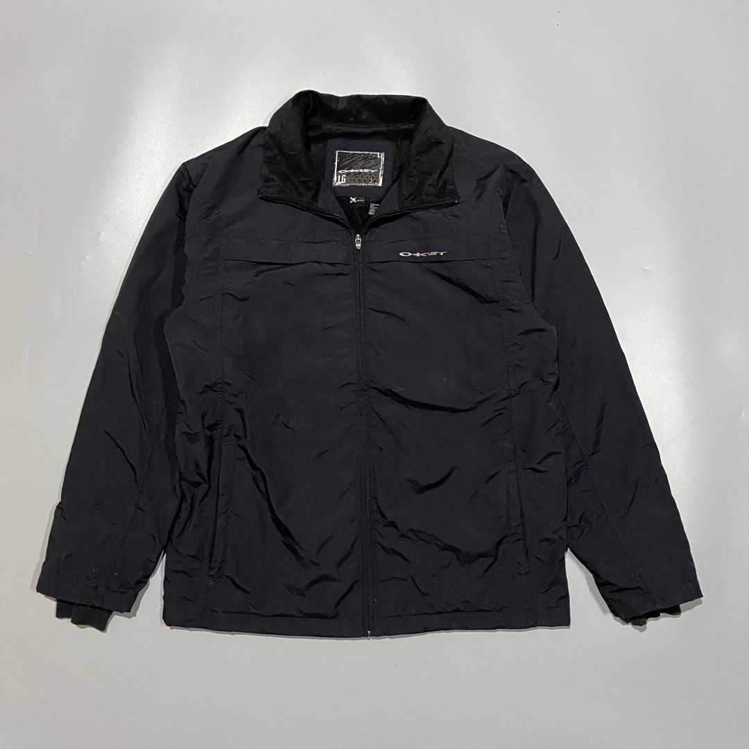 Y2k Oakley Military Style Multi-Pocket Jacket (Category: Coats, Jackets and Outerwear) located in Cebu City. Submitted by johngregmoldez03 (Listing ID 1466060929, Image 1). Description: Y2k Oakley Military Style Multi-Pocket Jacket Size: Large Dimension: 25 Width / 30 Length Color Rate: 9.5/10 Excellent Condition - Need Wash ( Honest Issue only 1 broken logo puller Pm📩.