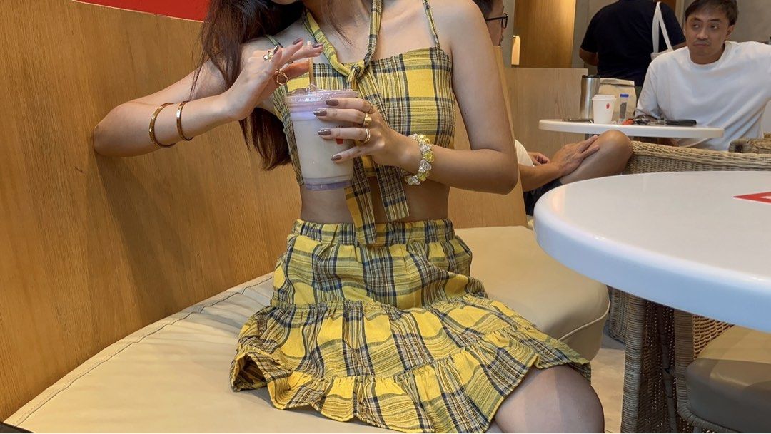 Yellow coords / set (Category: Sets or Coordinates) located in Manila. Submitted by i_styleyou (Listing ID 1466073416, Image 2). Description: .