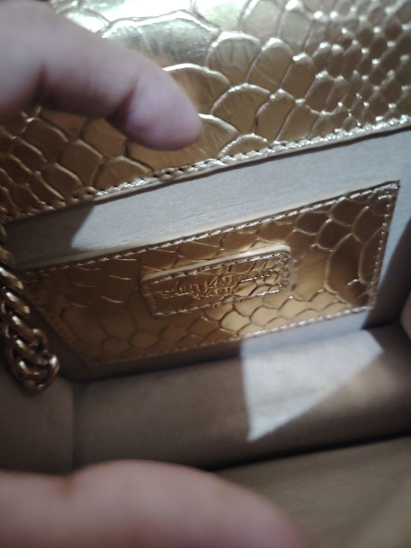 Ysl (Category: Sling Bags) located in Bulacan. Submitted by jhefkheelo02163 (Listing ID 1465959694, Image 3). Description: Ysl Gold mini sling bag Supernice in actual Shala nito 😍😍😍😍 With name but no code.