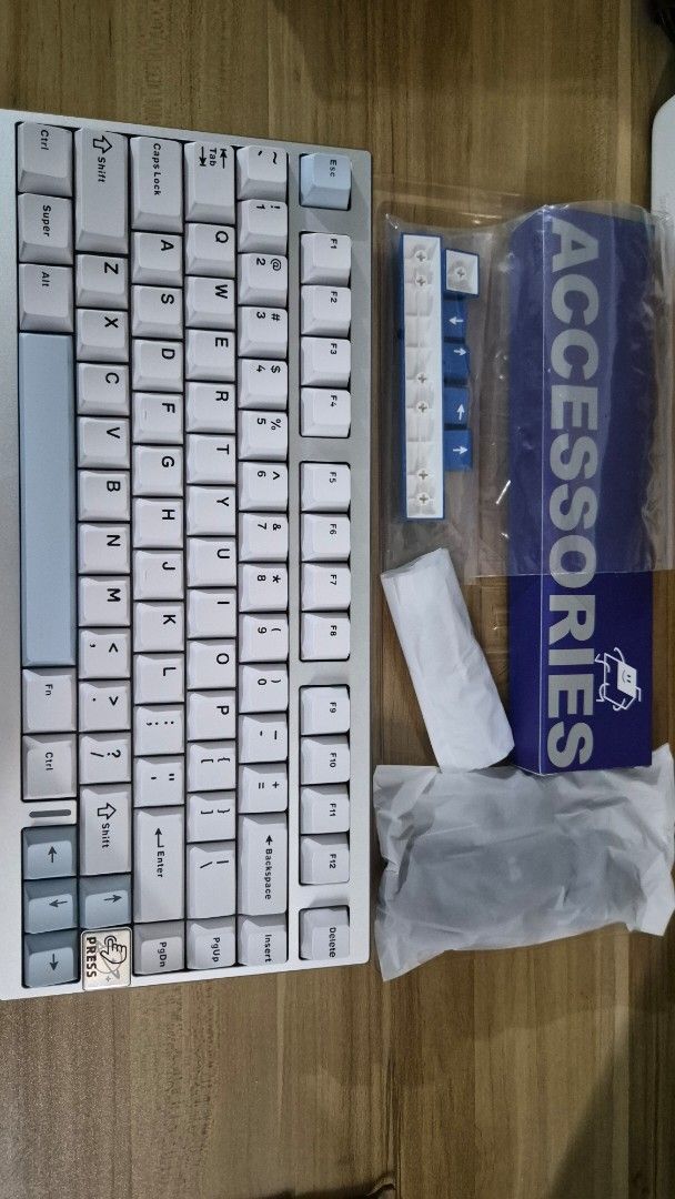 YUNZII AL75 PRO (Silver) Mechanical Keyboard (Category: Computer Keyboard) located in Lipa City. Submitted by ryu_aria (Listing ID 1465959282, Image 3). Description: YUNZII AL75 PRO (Silver) ▪︎selling for Php 5,000.00 ▪︎CNC Aluminum Mechanical Keyboard (weighs 1364±20g / 3.01±0.04lb) ▪︎Switches installed: Yunzii Blue Grey Tactile Switches (default) ▪︎Hot-Swappable ✓ ▪︎NKRO ✓ ▪︎Keycaps: Double-shot PBT Cherry Profile (default) ▪︎Layout: TKL -75% (