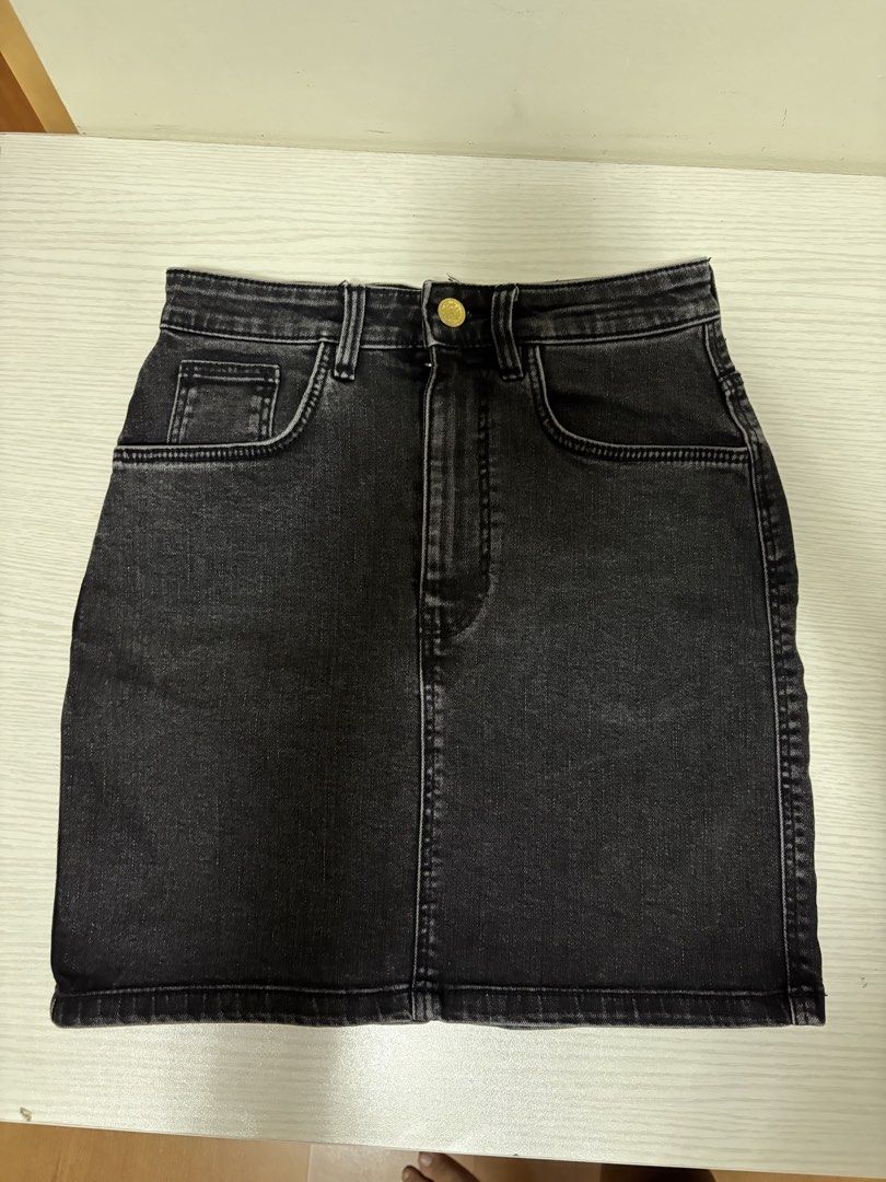Zara Denim Skirt (Category: Skirts) located in Quezon City. Submitted by hannahhhhssclosetttt (Listing ID 1466030463, Image 1). Description: - Brand: Zara TRF - Item: Denim skirt - Color: Washed grey-black - Size: S (EUR S / USA S / MEX 26) - Details: Classic five-pocket styling, front button closure 15.5 inches length 31inches hips .