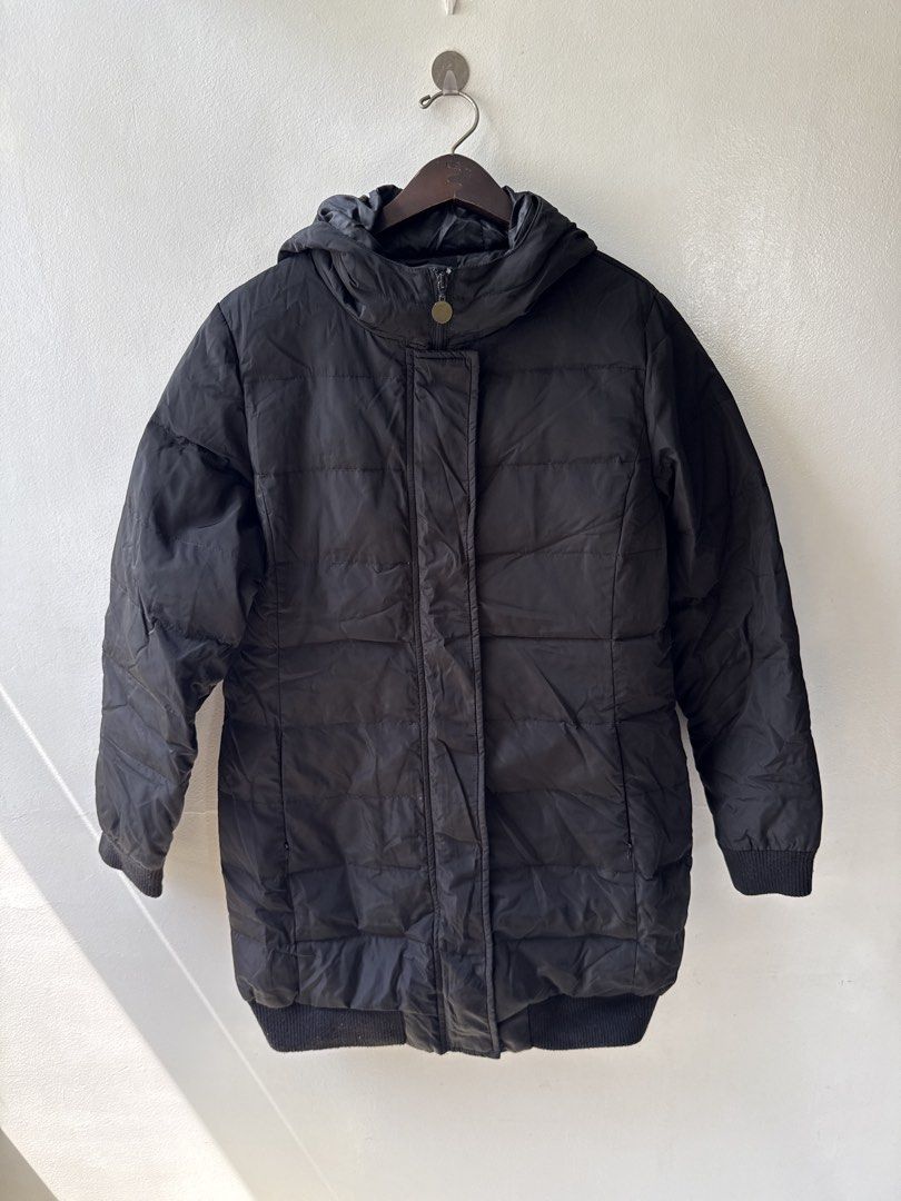 Zara Basic Black Down Puffer Jacket Hooded (Category: Coats, Jackets and Outerwear) located in Quezon City. Submitted by dropdeadprices (Listing ID 1465995457, Image 1). Description: - Brand: Zara Basic - Color: Black - Size: XL (Fits approx. 26" across the chest) - Insulation: 70% down, 30% feathers (super warm) - Features: Built-in hood, secure zippered pockets, ribbed hem and cuffs - Condition: Clean inside and out, all labels intact 22.5 x 35