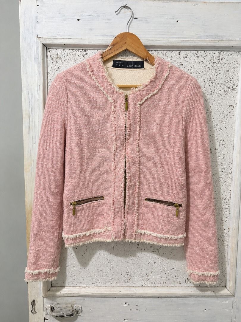 Zara Basic Pink & White Bouclé Tweed Frayed (Category: Coats, Jackets and Outerwear) located in Caloocan City. Submitted by blackrainxd (Listing ID 1466132503, Image 1). Description: Excellent Condition Size M on tag Width 17 Length 20 Sleeves 22 Color rate 9/10 Need wash 550 + Shipping fee Tuguegarao City, Cagayan 📍.