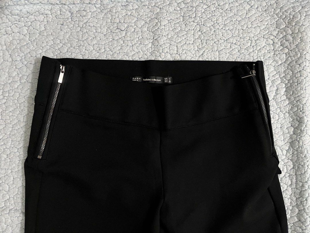 ZARA Double Side Zipper Leggings (Category: Other Bottoms) located in Manila. Submitted by leola_ (Listing ID 1465973627, Image 2). Description: .