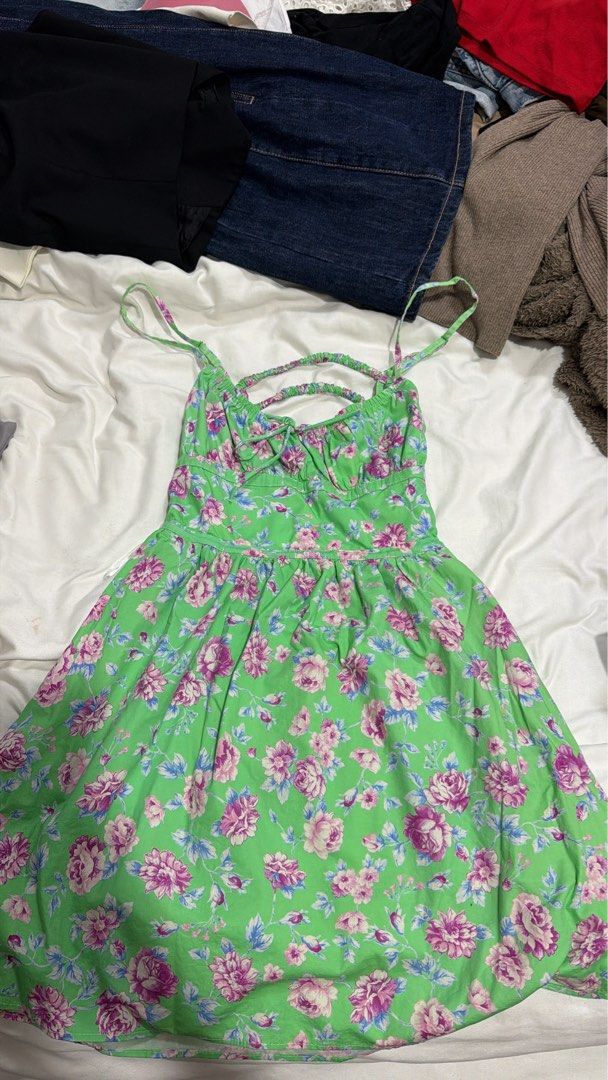Zara dress (Category: Dresses) located in Quezon City. Submitted by baybae (Listing ID 1466060451, Image 1). Description: Small- medium open.