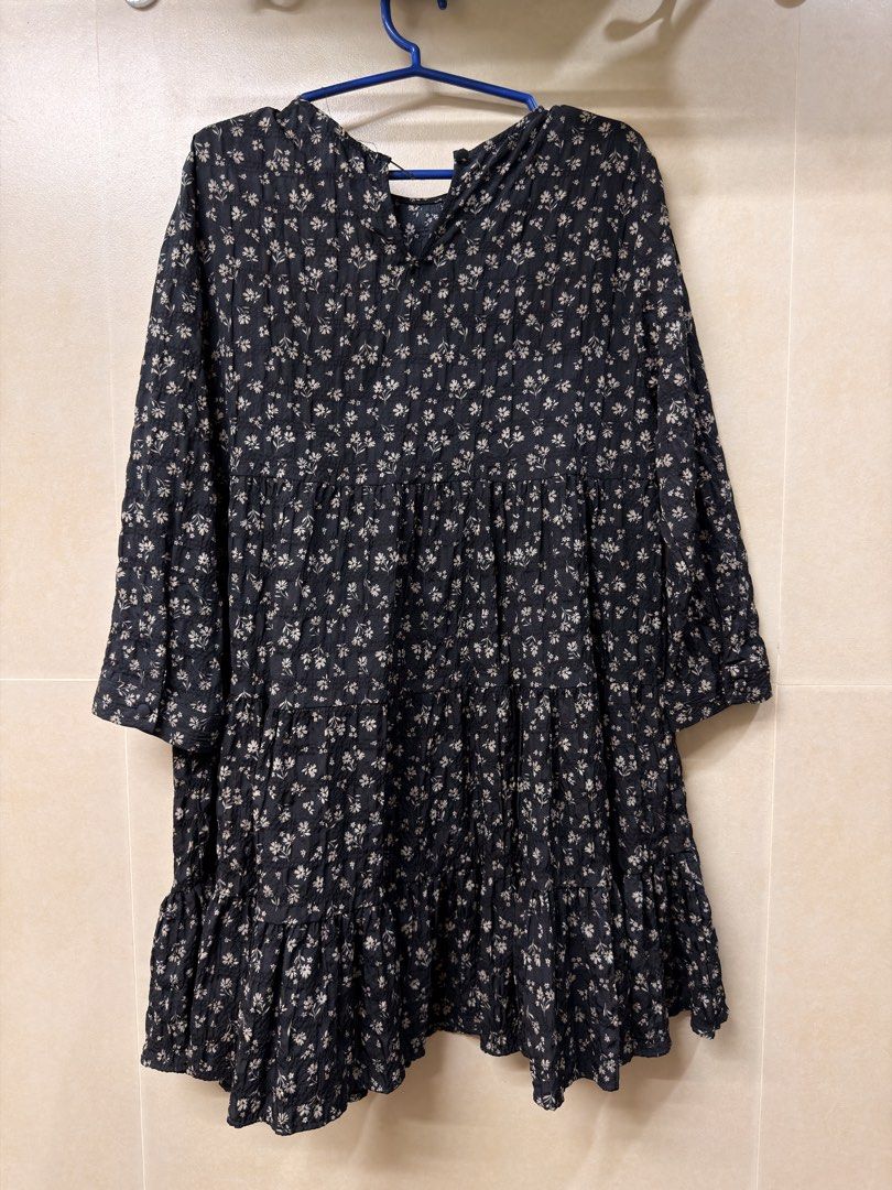 Zara evening dress (Category: Dresses) located in Manila. Submitted by benzey (Listing ID 1465975679, Image 1). Description: Open for bundle.