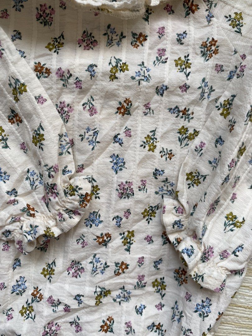 Zara Floral onesie (Category: Babies & Kids Fashion) located in Cebu City. Submitted by yjainani (Listing ID 1466031756, Image 2). Description: .