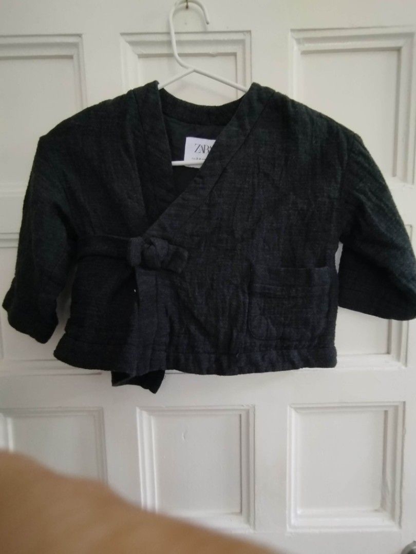 Zara kids kimono jacket (Category: Babies & Kids Fashion) located in Las Pinas. Submitted by wisedragon-84af (Listing ID 1465958050, Image 1). Description: Zara kids Jacket 3-4 years 104cm.