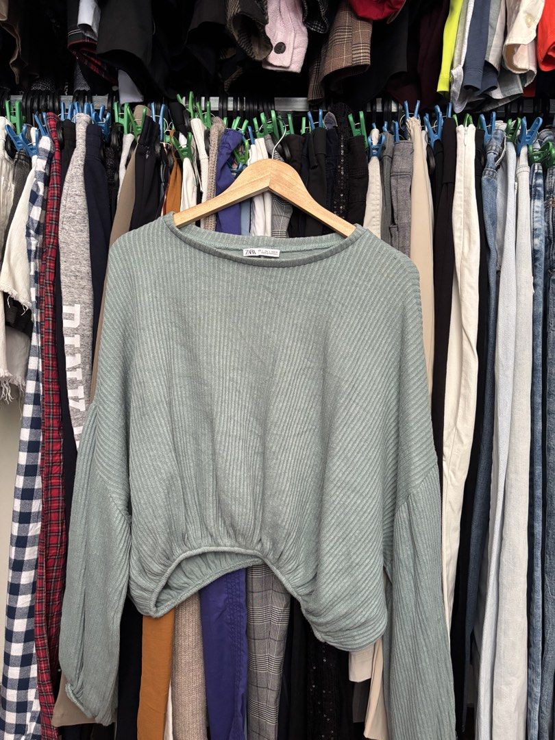 ZARA knitted longsleeve (Category: Longsleeves) located in Pila. Submitted by isabelasthriftclothes (Listing ID 1466107658, Image 1). Description: .