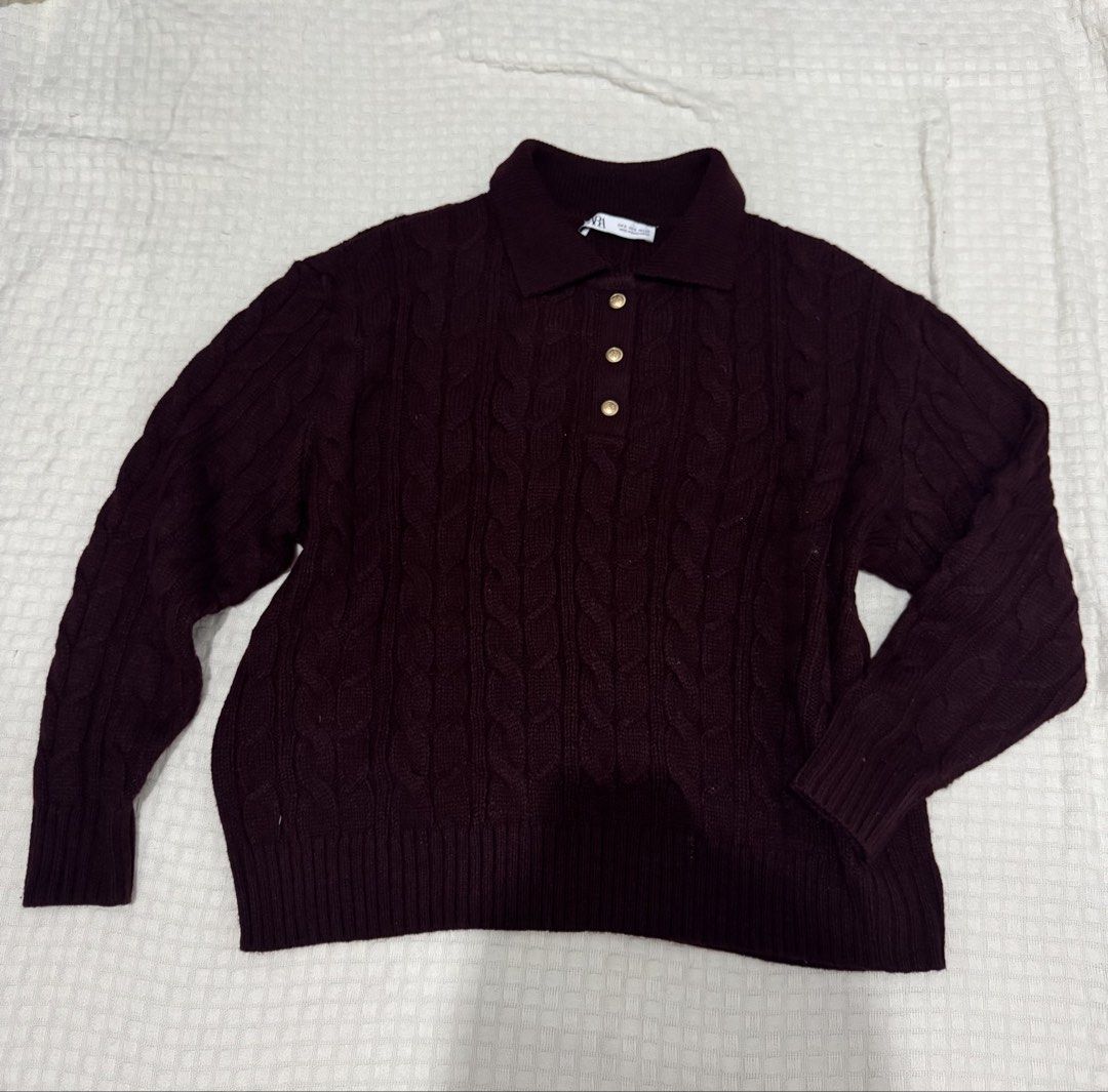 Zara maroon sweater (Category: Coats, Jackets and Outerwear) located in Los Banos. Submitted by fashionplate02 (Listing ID 1466135026, Image 1). Description: .