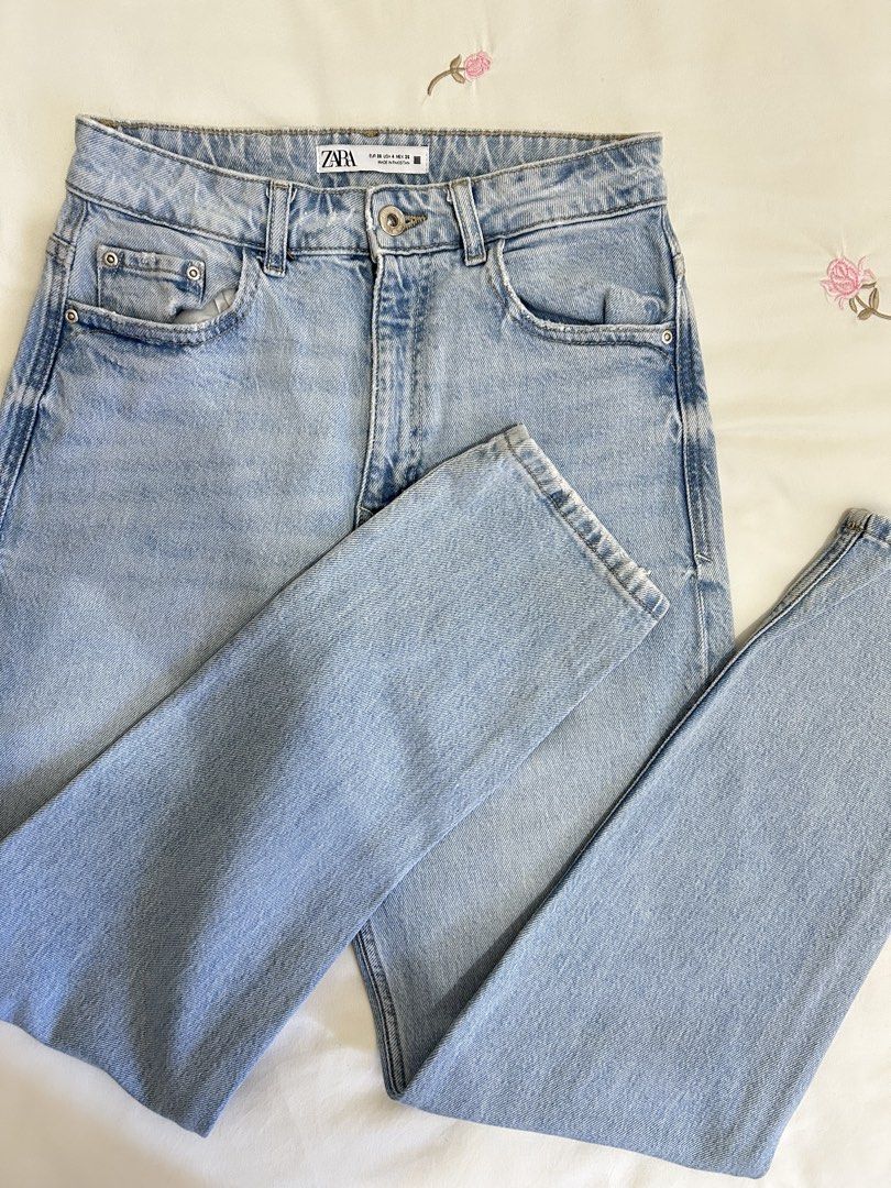 Zara Mom Jeans (Category: Jeans) located in Manila. Submitted by summerdeclutters (Listing ID 1466011761, Image 3). Description: 🪷 Fits XS–S 🪷 Bought in Dubai 🇦🇪 🪷 Very good quality & in great condition 🪷 Classic mom fit & easy to style 🪷 Perfect for everyday wear 🪷 Open for negotiations! 💌 .