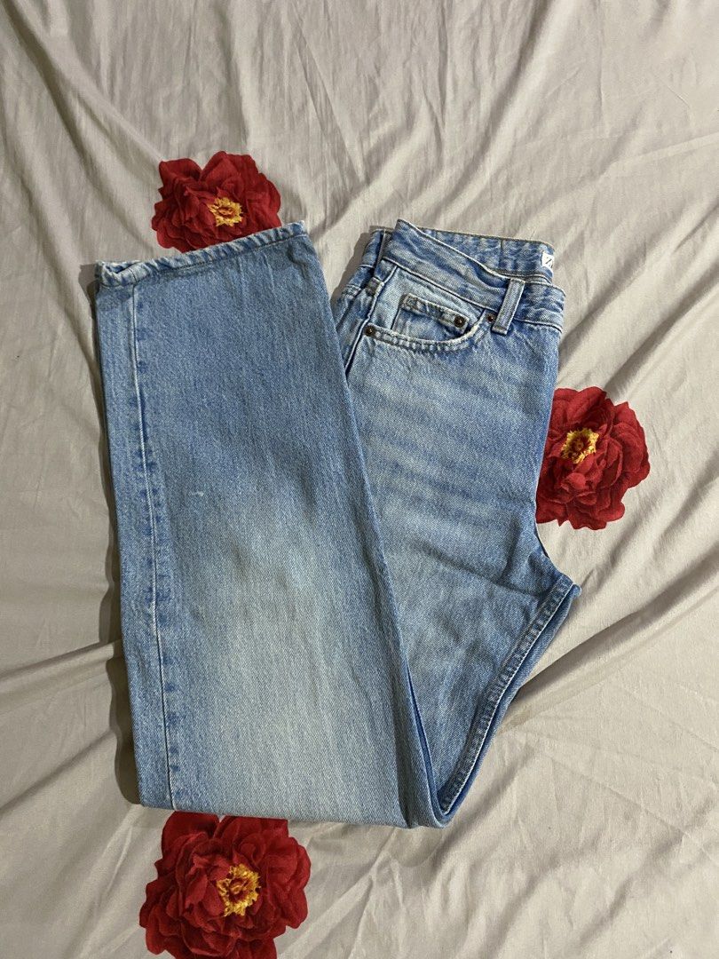Zara Straightcut (Category: Jeans) located in Cebu City. Submitted by prelovedwithloveshisha (Listing ID 1465989395, Image 1). Description: .