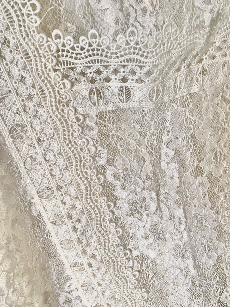 Zara White Lace Mesh top Medium (Category: Blouses) located in Pasig City. Submitted by zentushia49 (Listing ID 1466148199, Image 2). Description: Good as new Size on tag M Made in Turkey Shoulders 16” Length 21” Waistline 36” max 19% viscose 23% cotton 1% lyocell 58% polyamide.
