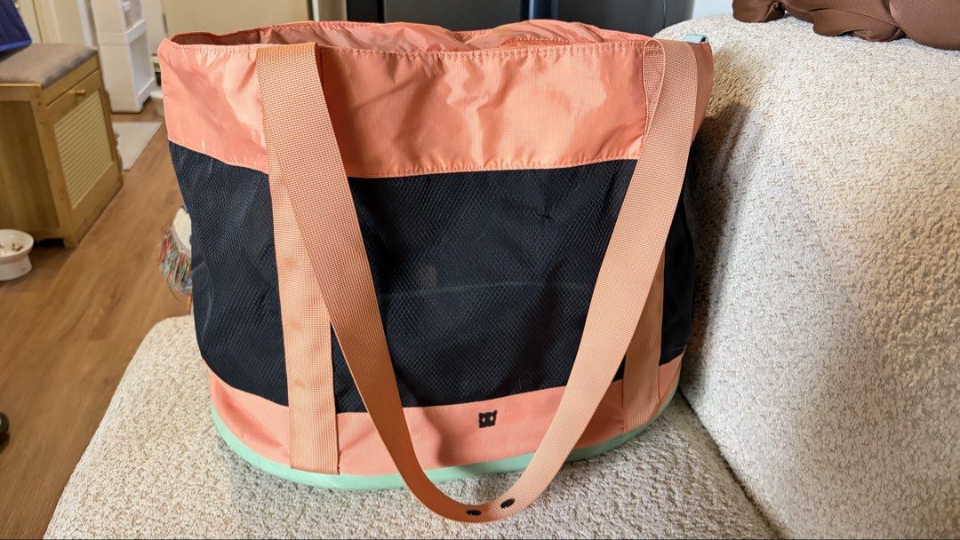 Zee Cat Terracotta Cat Carrier (Category: Homes & Other Pet Accessories) located in Quezon City. Submitted by iambealim (Listing ID 1465975066, Image 1). Description: Declutter Upgrade.
