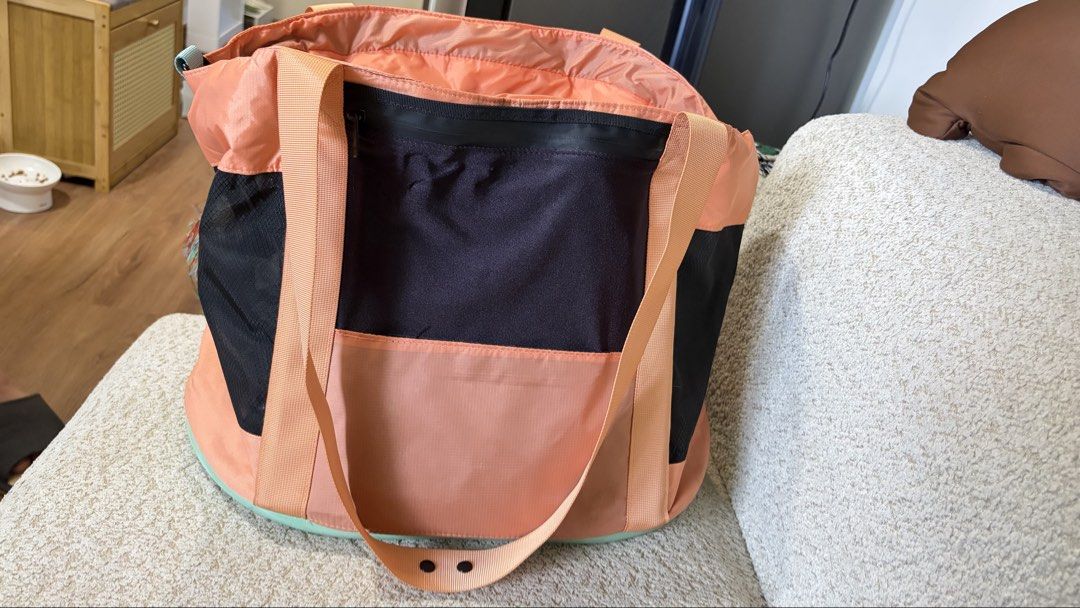 Zee Cat Terracotta Cat Carrier (Category: Homes & Other Pet Accessories) located in Quezon City. Submitted by iambealim (Listing ID 1465975066, Image 2). Description: Declutter Upgrade.