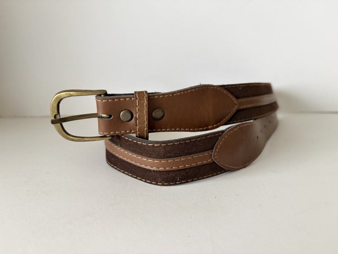 10. Brown Leather Belt 61 (Category: Belts) located in Quezon City. Submitted by wagwagan_ukay_blues (Listing ID 1466234265, Image 3). Description: From Japan In good condition Please expect signs of usage Hole Size -27.5”-30.5” Overall - 33” Width -1.1” Novaliches Qc.