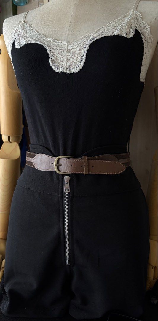 10. Brown Leather Belt 61 (Category: Belts) located in Quezon City. Submitted by wagwagan_ukay_blues (Listing ID 1466234265, Image 1). Description: From Japan In good condition Please expect signs of usage Hole Size -27.5”-30.5” Overall - 33” Width -1.1” Novaliches Qc.