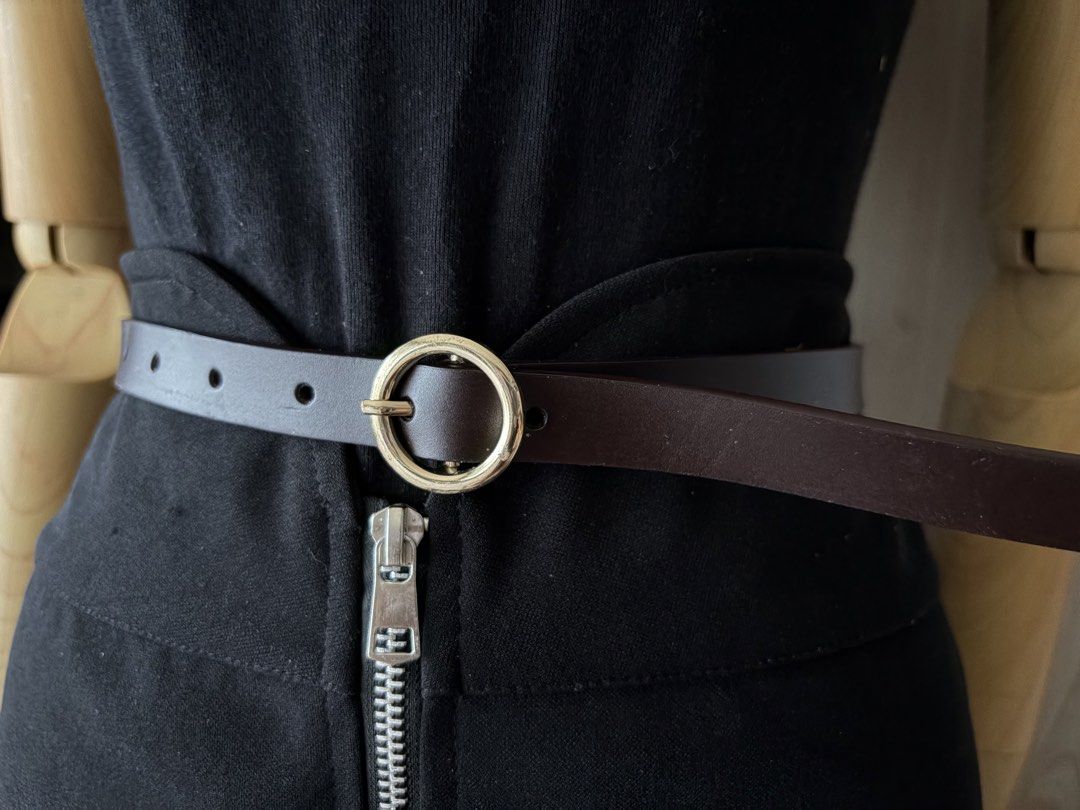 10. Lowrys Farm Leather Belt (Category: Belts) located in Quezon City. Submitted by wagwagan_ukay_blues (Listing ID 1466238663, Image 3). Description: From Japan In good condition Please expect signs of usage Hole Size -25” - 33” Overall - 39” Width -.6” Novaliches Qc.