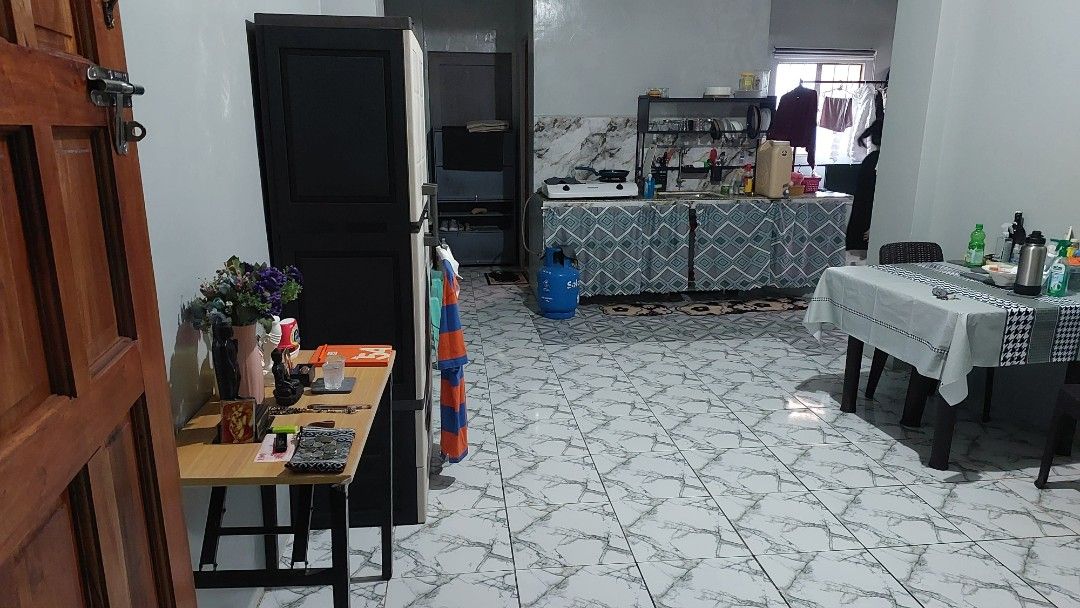 10 years lease apartment (Category: Vacation Rentals) located in Itogon. Submitted by itogonlots2026 (Listing ID 1466178660, Image 3). Description: long terms lease, open for subleasing, contract will be annotated on owners copy of building and land for security purposes.parking space included . 1.2 M upfront payment....taxes shouldered by the owner.