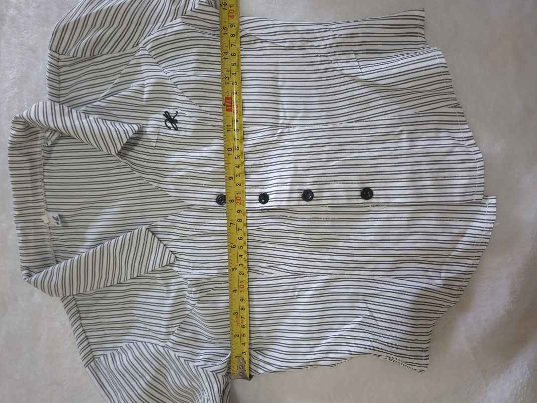 3/4 (Category: Longsleeves) located in Paranaque City. Submitted by hbd1233 (Listing ID 1466223925, Image 3). Description: no flaws decluttering lang.