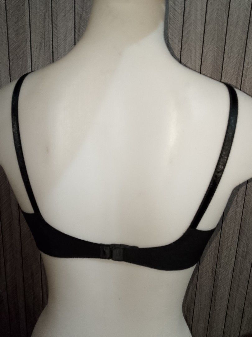 34b Warners seamless black bra thin pads with underwire (Category: Undergarments & Loungewear) located in Manila. Submitted by truecrystal-1407 (Listing ID 1466248974, Image 3). Description: .