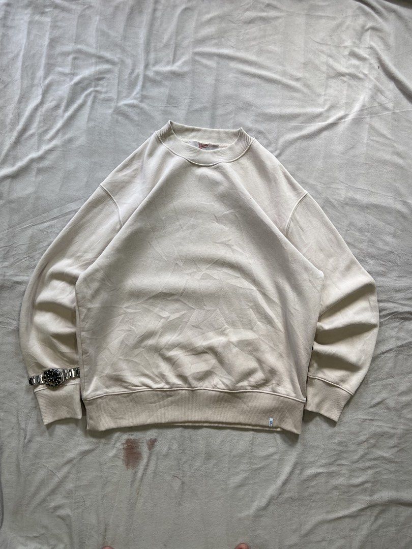 8second crewneck khaki longsleeve (Category: Coats, Jackets and Outerwear) located in Bacolod City. Submitted by clerkhexx (Listing ID 1466320275, Image 1). Description: KHAKI CREWNECK LONG SLEEVE Brand: 8SECOND Measurements: WIDTH 23 LENGHT 26.5 Mine: 250 Condition of this item 10 - color rate 10- issue need hard wash Check every photos for conditions of the item.