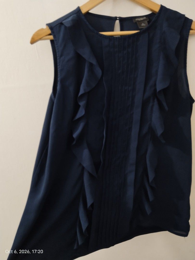 ✨ Ann Taylor | Medium (Category: Activewear) located in Las Pinas. Submitted by cjgcloset (Listing ID 1466244845, Image 2). Description: .