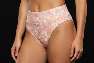 (Category: ) located in . Submitted by lucylondonsshop (Listing ID 1466288759, Image 1). Description: .