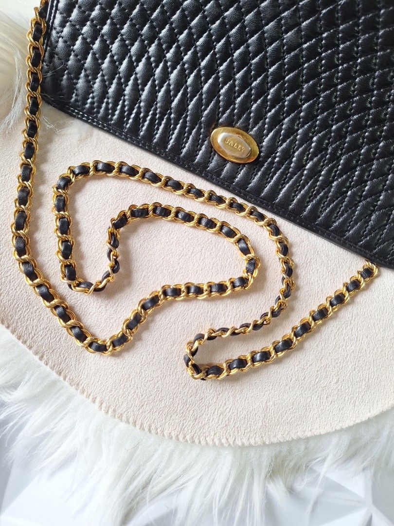❣️ Cheapest Guaranteed Authentic Bally Chain Bag ❣️ (Category: Luxury Bags & Wallets) located in Quezon City. Submitted by mbluxefindsbymaria-09396697492 (Listing ID 1466069810, Image 3). Description: 💓Onhand & Ready Lalamove‼️ 📍Location: Bayani Street Quezon City Near PUREGOLD QI. MUST HAVE‼️ WHAT YOU SEE IS WHAT YOU GET‼️ ❣️💋💥 🖇️ PLEASE NOTE 📝 ❌No cancellations of orders. ✅Payment first policy. 💸 ✅BPI payment only. 💳 ✅Strictly NO RESERV