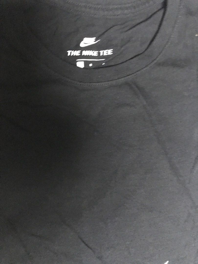 絕版 Nike 復苫限定黑色大Swoosh Logo 無袖背心 （分類：背心）位於 Hong Kong。 由 topvintage 提交（商品編號 1466301589，圖片 4）。簡介： Nike 黑色限定無袖背心，胸前同側面有大白色Swoosh Logo。圓領設計，透氣舒服，最啱做運動或者夏天出街著。有原裝吊牌，未剪牌新淨。 Size:L 全新 未剪版 美版 size 偏大 全埸只得一件 本店售出的每一件貨品 保證正版正貨 任check任驗 如果有假冒貨品，假一賠十 。